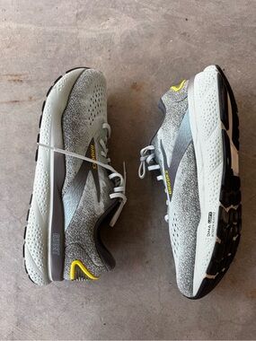 Brooks Ghost 16